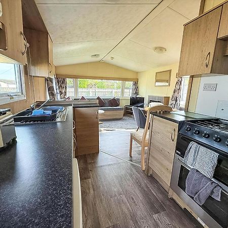 Lovely 6 Berth Caravan At Sunnydale Holiday Park Ref 35375S Louth  Dış mekan fotoğraf