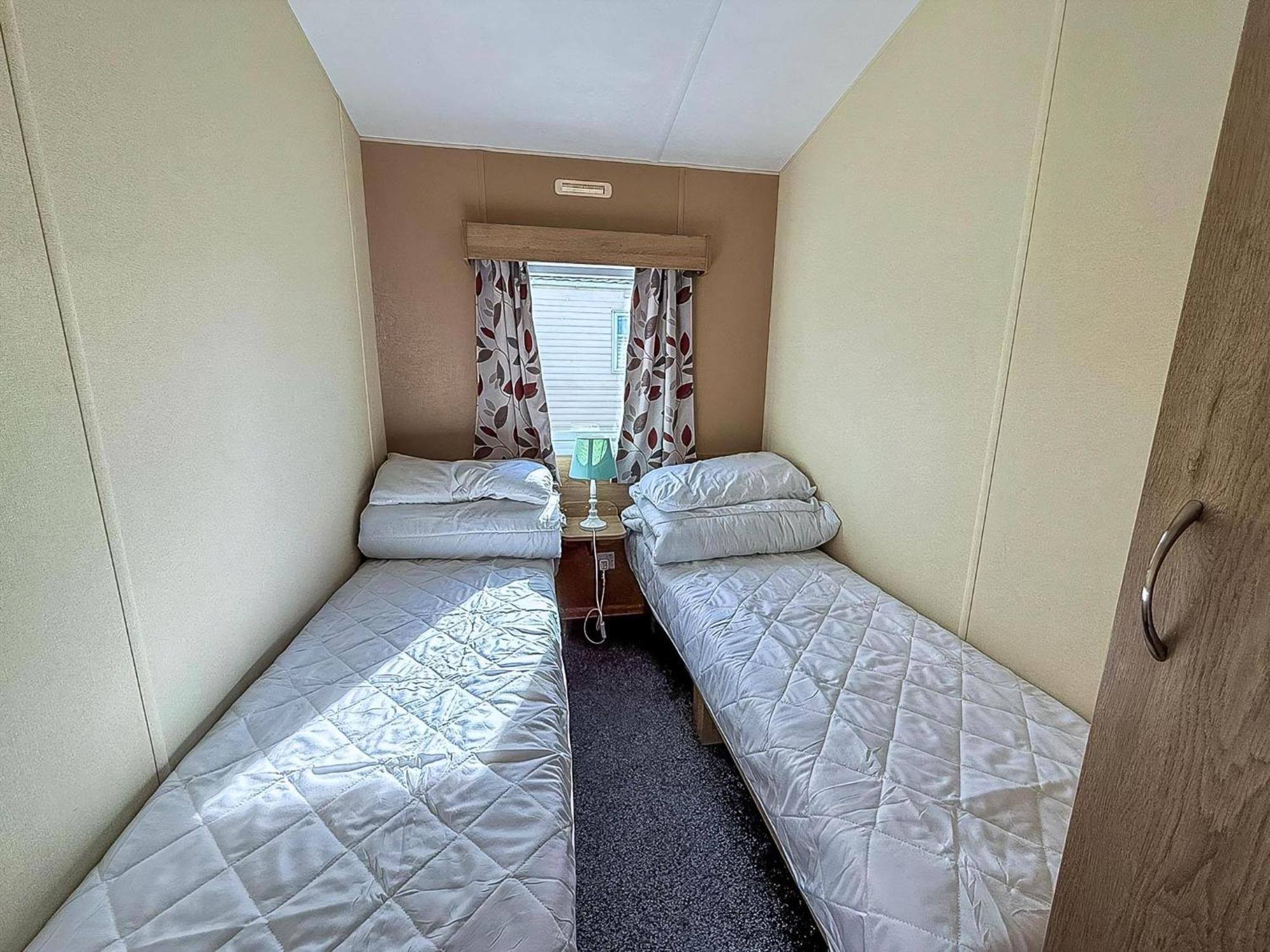 Lovely 6 Berth Caravan At Sunnydale Holiday Park Ref 35375S Louth  Dış mekan fotoğraf