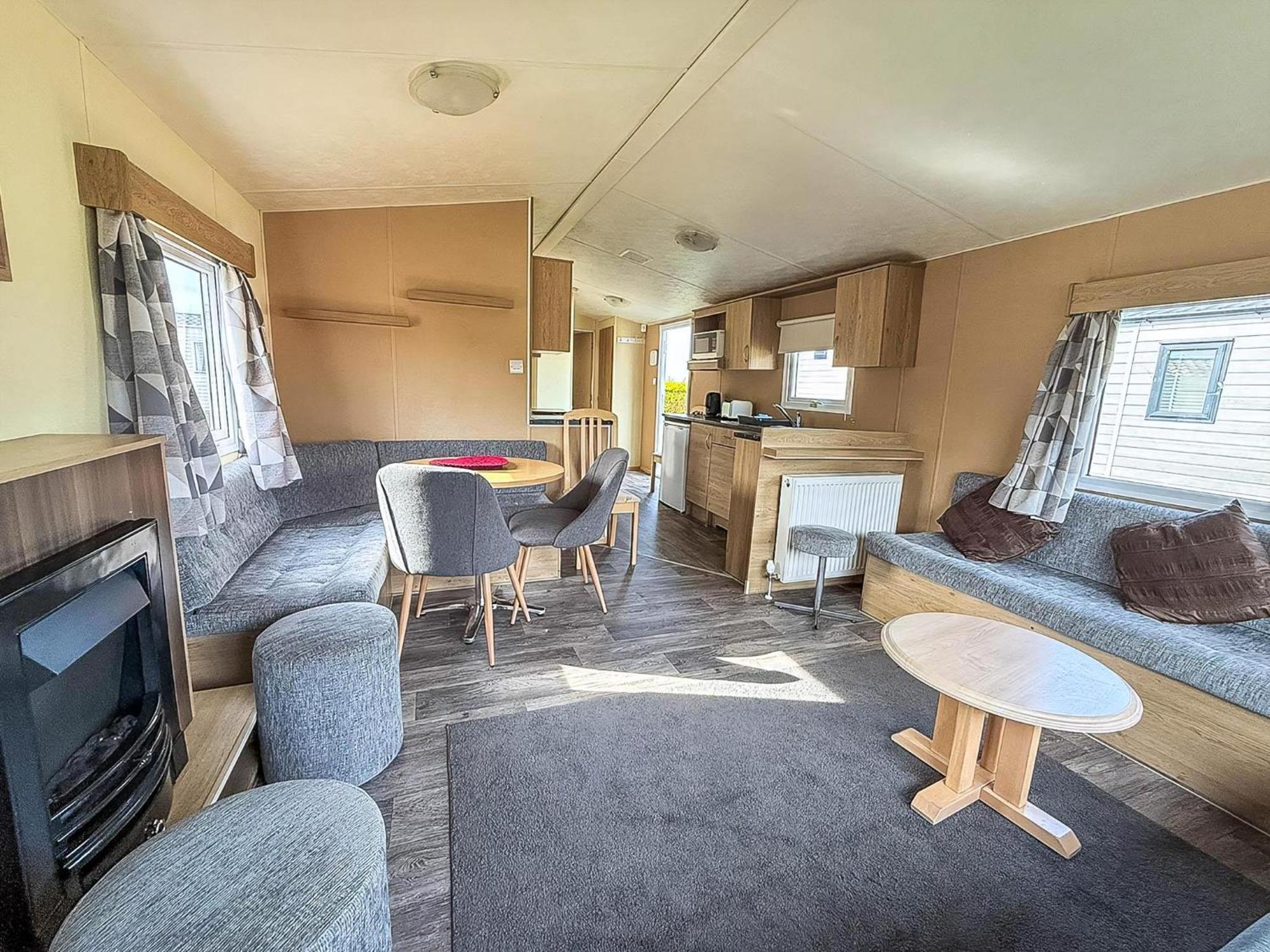 Lovely 6 Berth Caravan At Sunnydale Holiday Park Ref 35375S Louth  Dış mekan fotoğraf